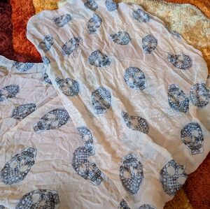 White En Peach Skull Print Scarf!
